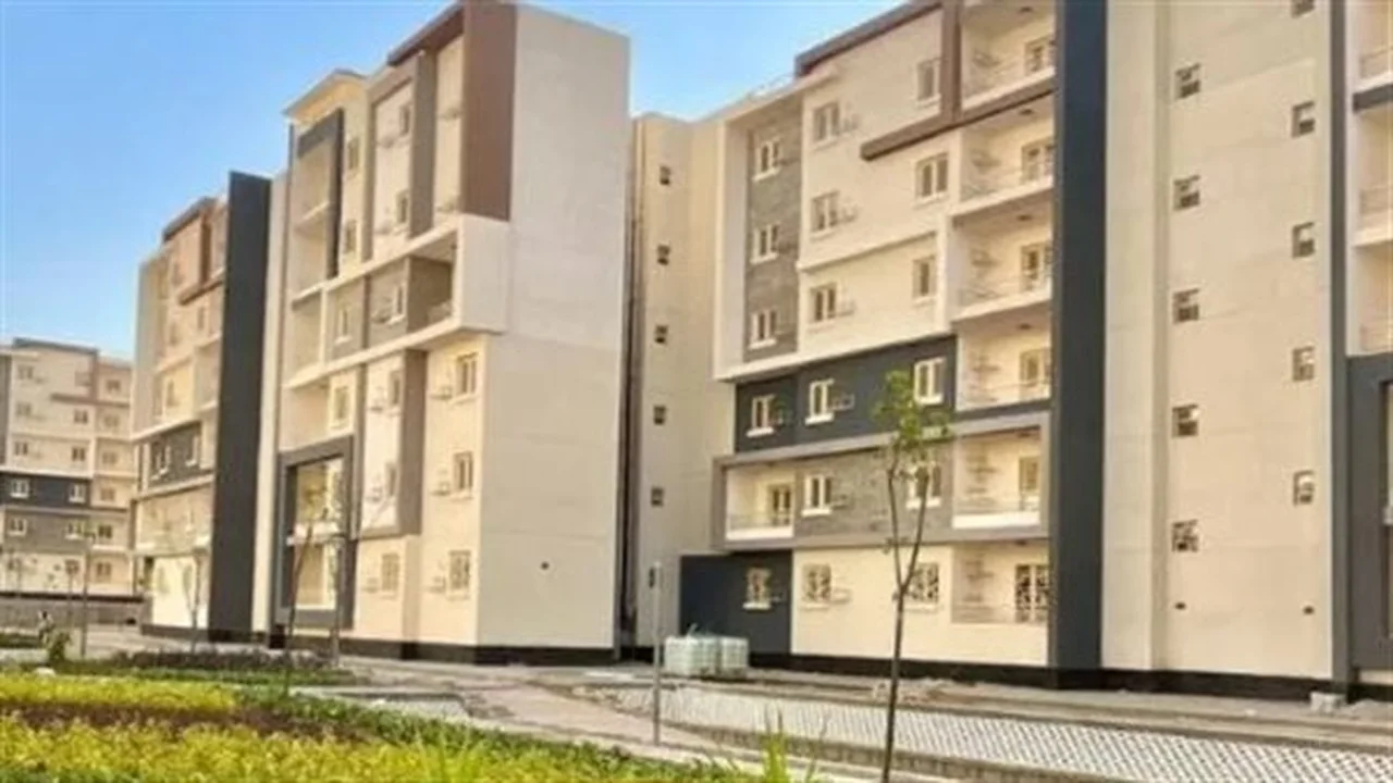 شروط مالية جديدة.. حدود دخل الأعزب والأسرة لحجز شقق الإسكان الاجتماعي 2026